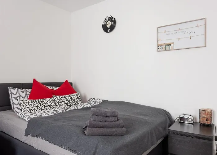 Apartman New Shalalaliving - Lovenest Or Workspace Near Schoenbrunn Bg