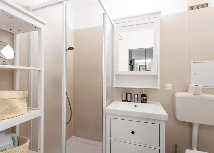 New Shalalaliving - Lovenest Or Workspace Near Schoenbrunn Bg Bécs